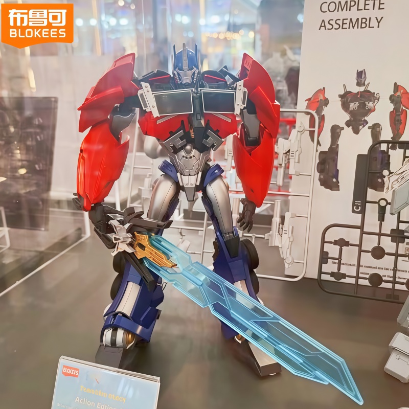 Model Kit Japan - مجموعة شخصيات ترانسفورمرز أوبتيموس برايم من